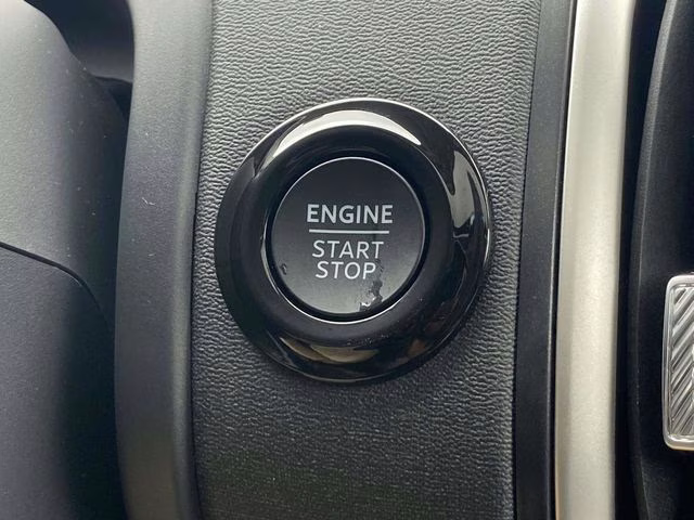 2025 Star White Metallic Tri-Coat Ford Expedition Active 4X4 SUV