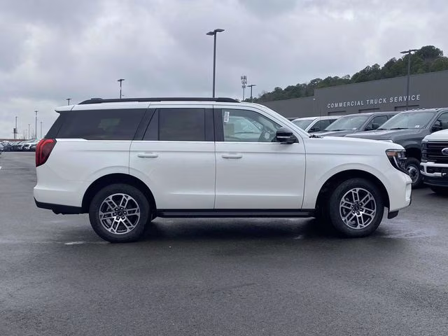 2025 Star White Metallic Tri-Coat Ford Expedition Active 4X4 SUV