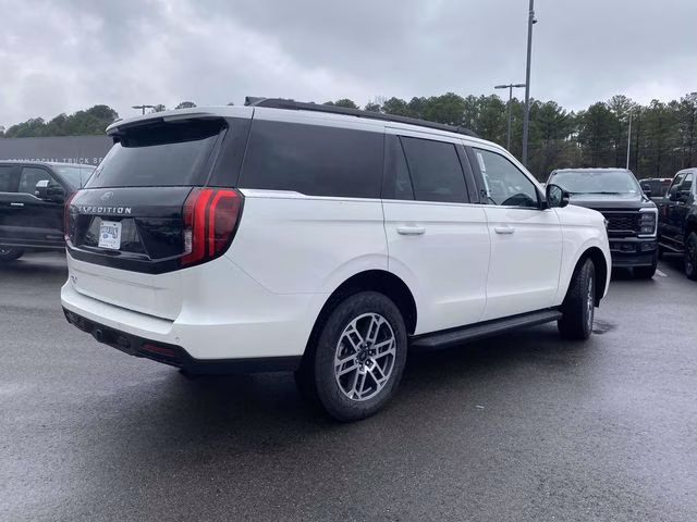 2025 Star White Metallic Tri-Coat Ford Expedition Active 4X4 SUV