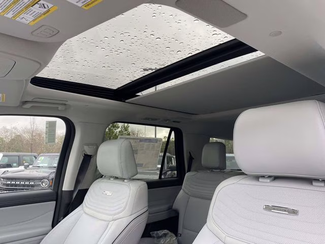 2025 Star White Metallic Tri-Coat Ford Expedition Platinum 4X4 SUV
