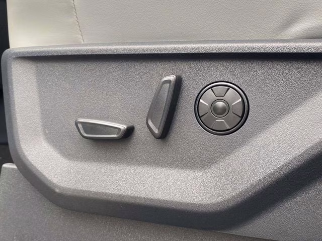 2025 Star White Metallic Tri-Coat Ford Expedition Platinum 4X4 SUV