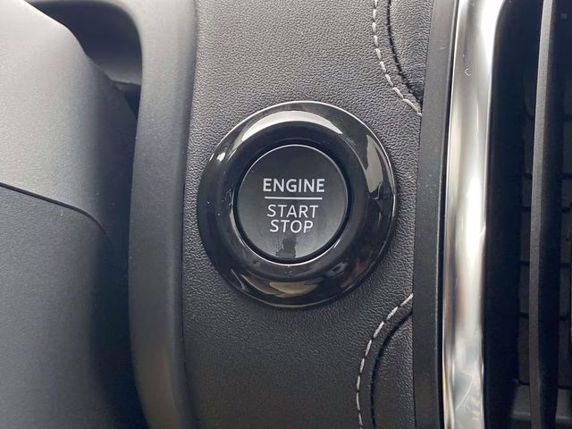 2025 Star White Metallic Tri-Coat Ford Expedition Platinum 4X4 SUV