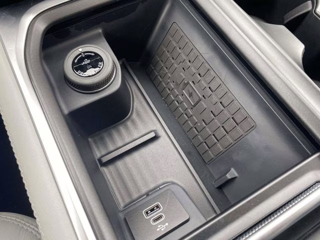 2025 Star White Metallic Tri-Coat Ford Expedition Platinum 4X4 SUV