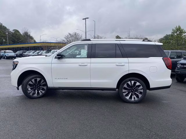 2025 Star White Metallic Tri-Coat Ford Expedition Platinum 4X4 SUV