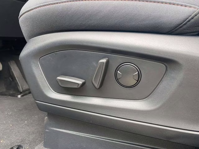 2026 White Metallic Ford Explorer Active 4X4 SUV