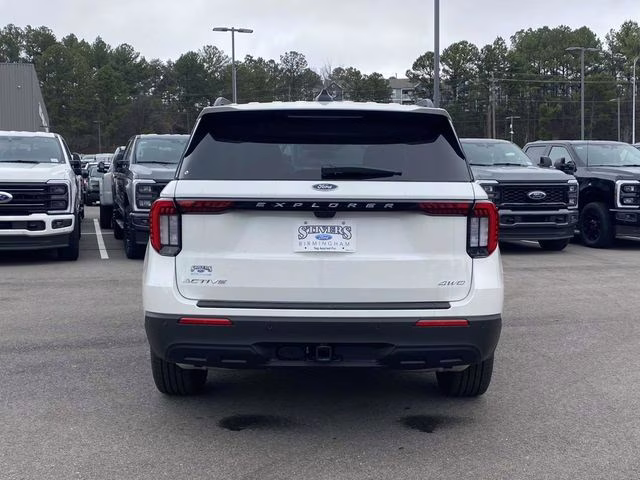 2026 White Metallic Ford Explorer Active 4X4 SUV