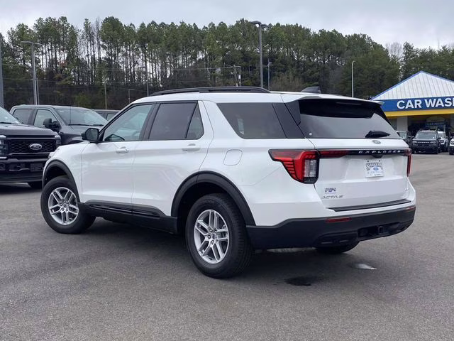 2026 White Metallic Ford Explorer Active 4X4 SUV