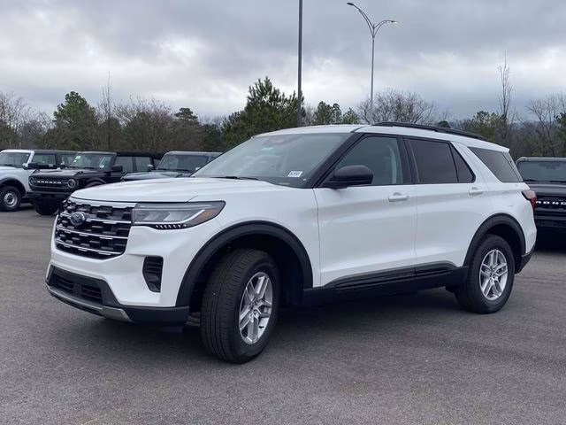 2026 White Metallic Ford Explorer Active 4X4 SUV