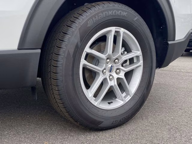 2026 White Metallic Ford Explorer Active 4X4 SUV