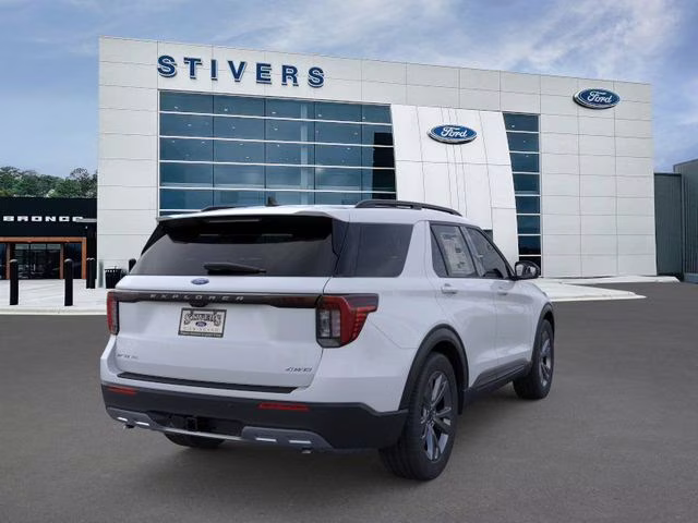 2026 Space White Metallic Ford Explorer Active 4X4 SUV
