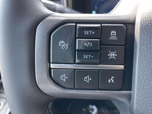 2026 White Metallic Ford Super Duty F-250 SRW Lariat 4X4 Truck