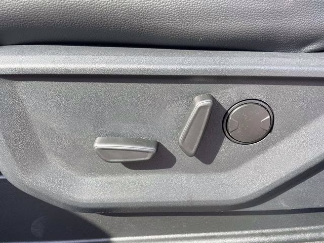 2026 White Metallic Ford Super Duty F-250 SRW Lariat 4X4 Truck