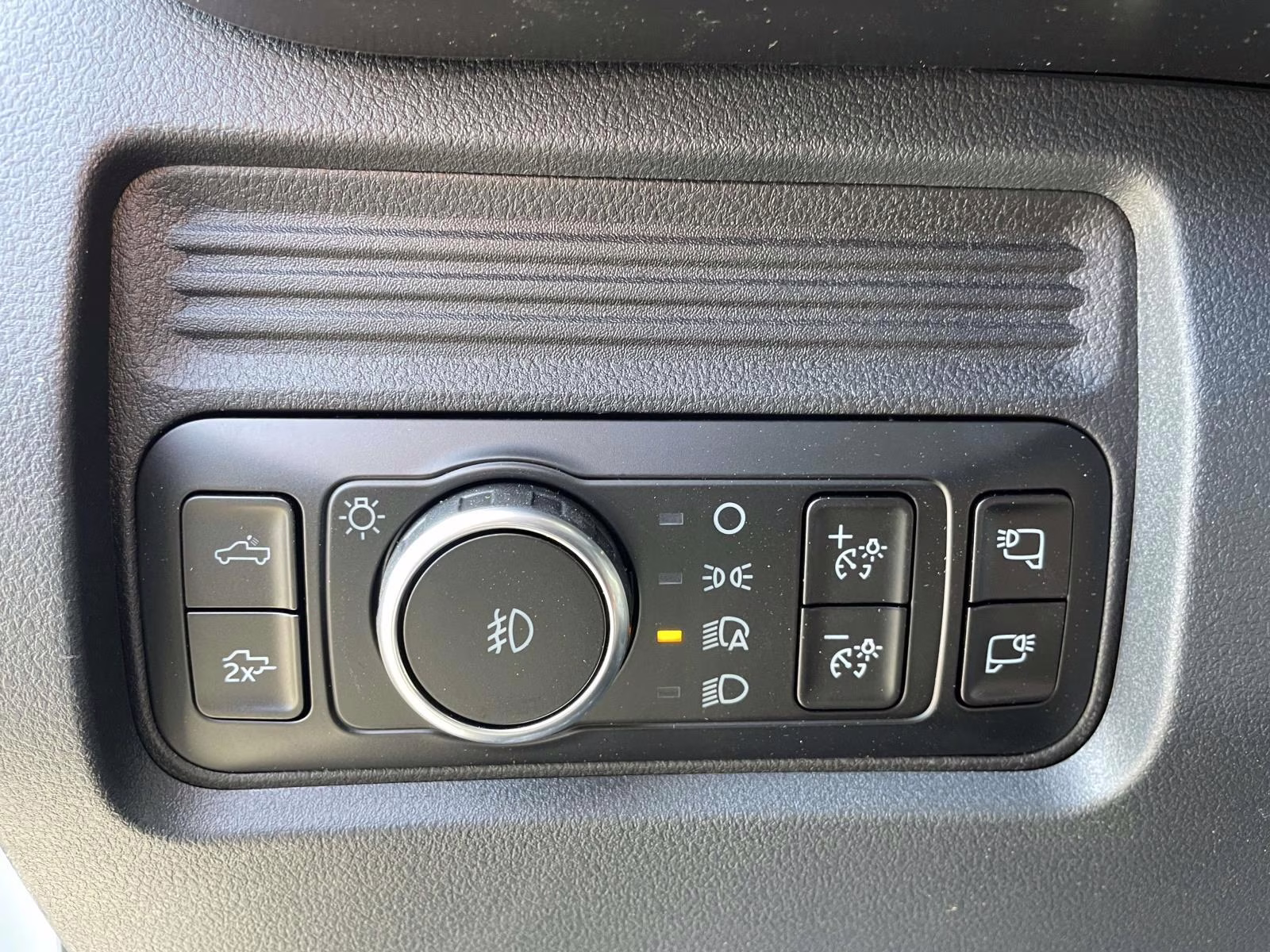 2026 White Metallic Ford Super Duty F-250 SRW Lariat 4X4 Truck