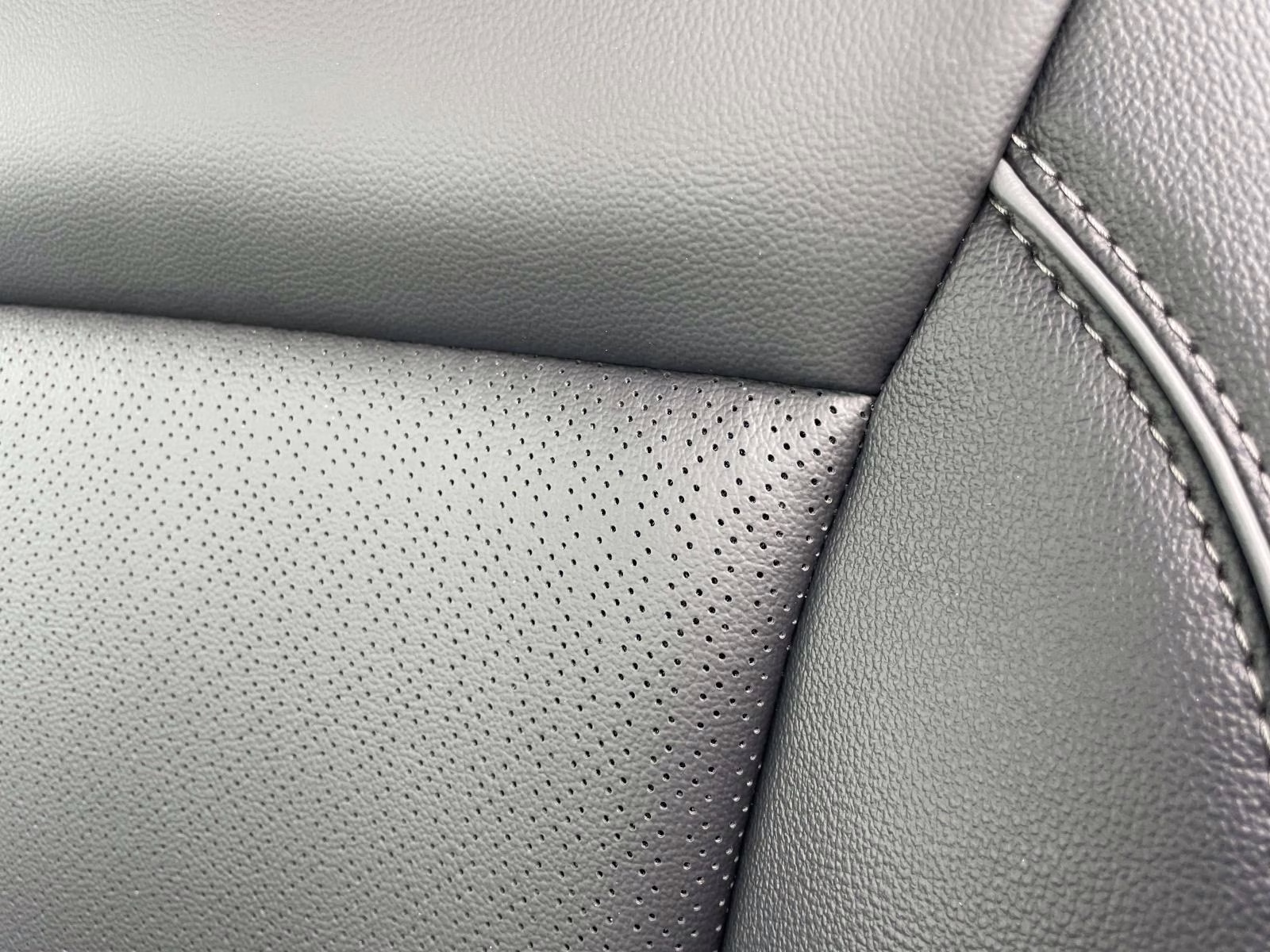 2026 Oxford White Ford F-150 Lariat 4X4 Truck