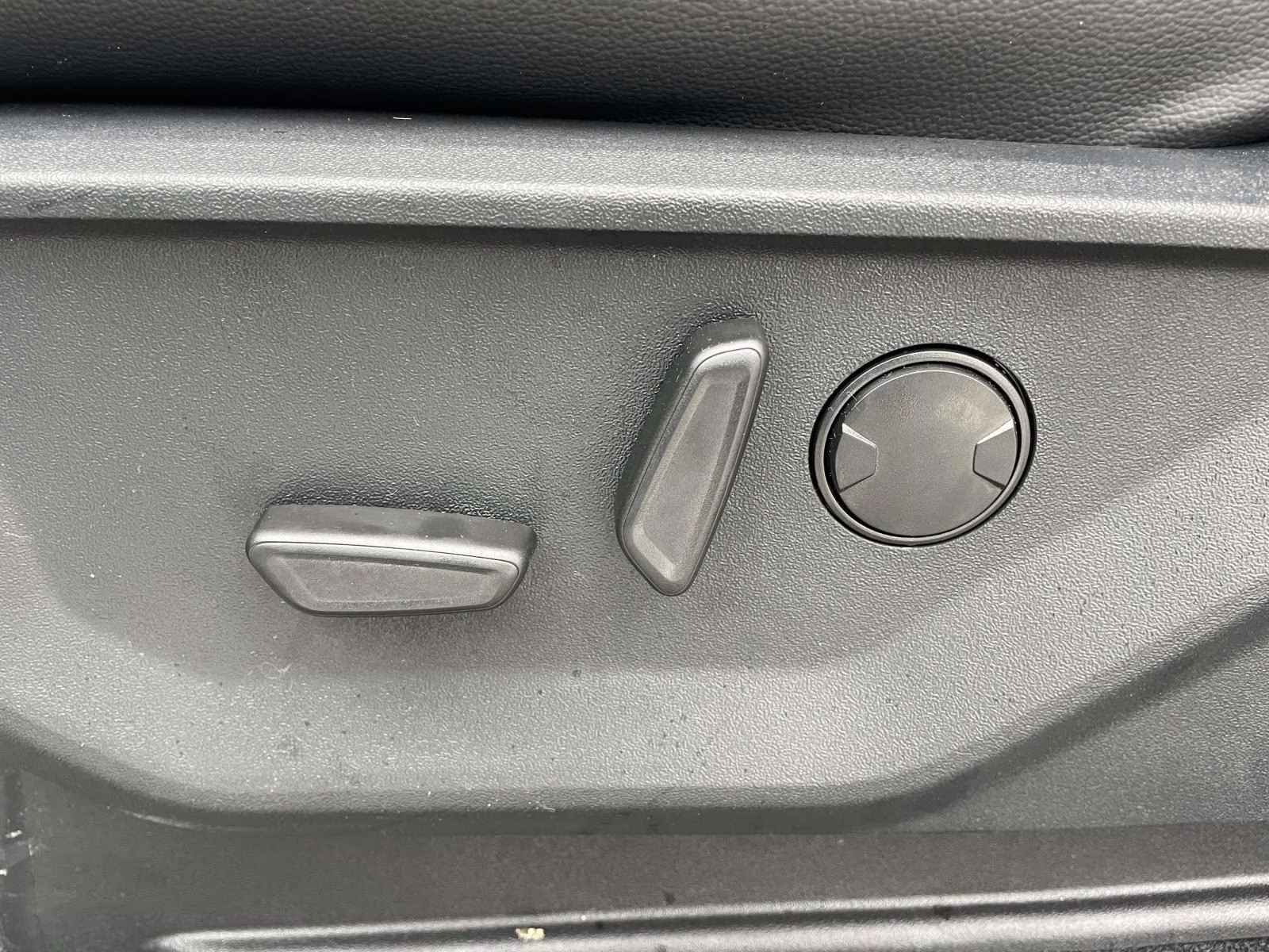 2026 Oxford White Ford F-150 Lariat 4X4 Truck