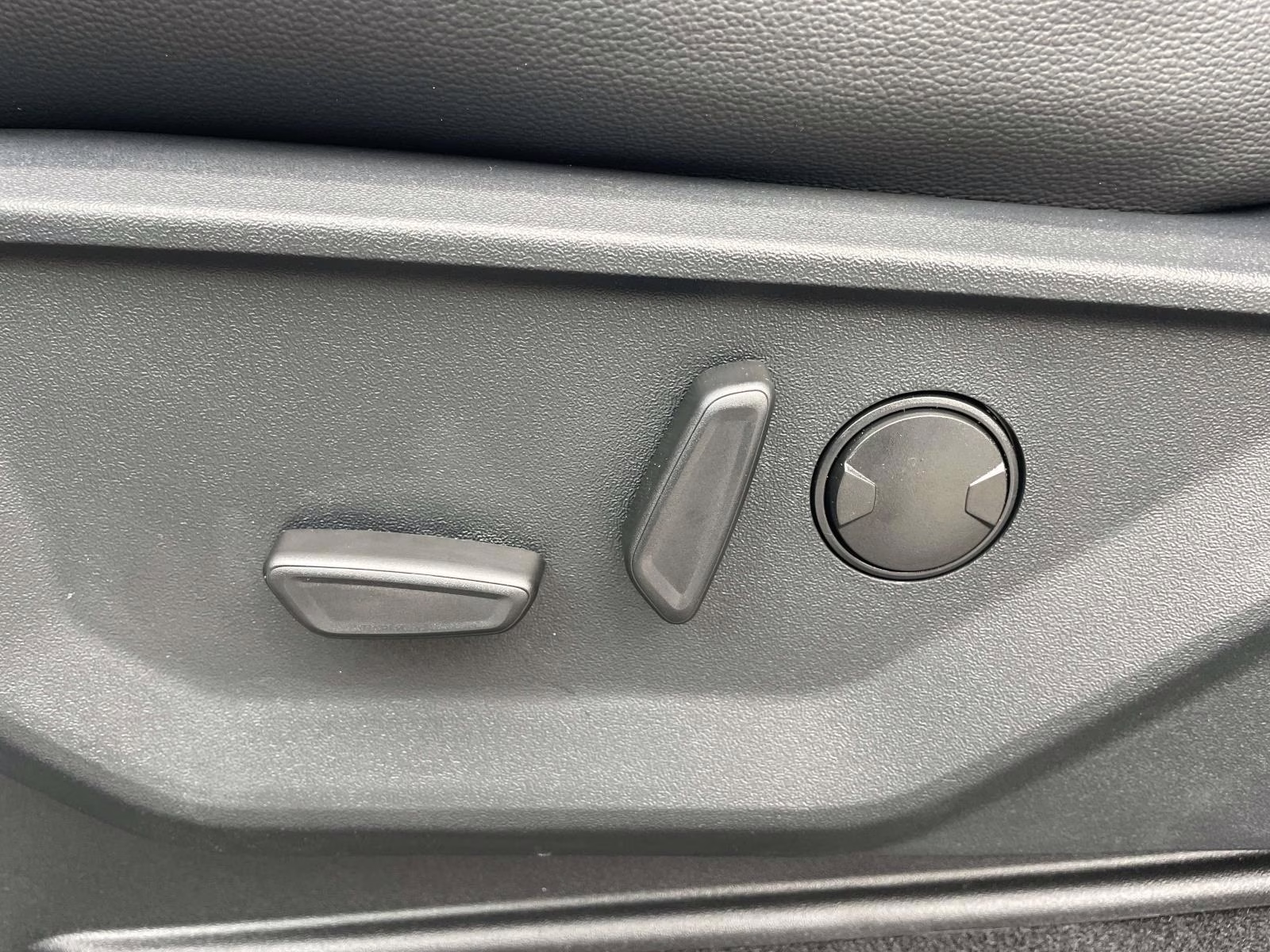 2026 Silver Metallic Ford F-150 Lariat 4X4 Truck