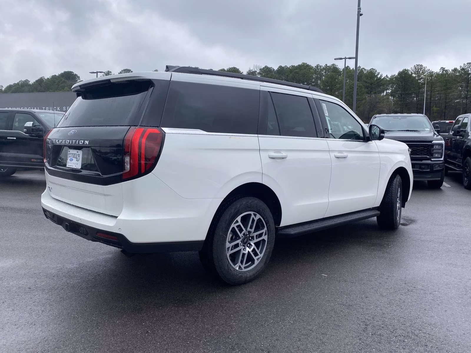 2025 Star White Metallic Tri-Coat Ford Expedition Active 4X4 SUV
