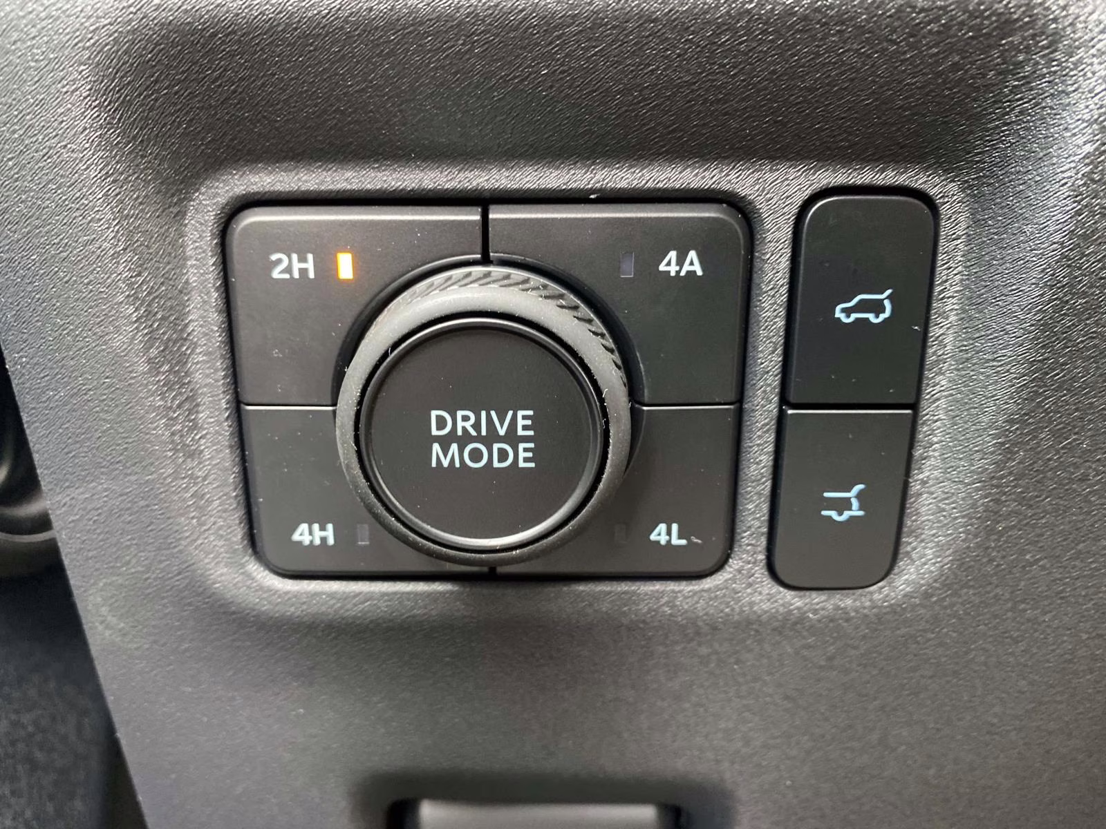 2025 Star White Metallic Tri-Coat Ford Expedition Platinum 4X4 SUV