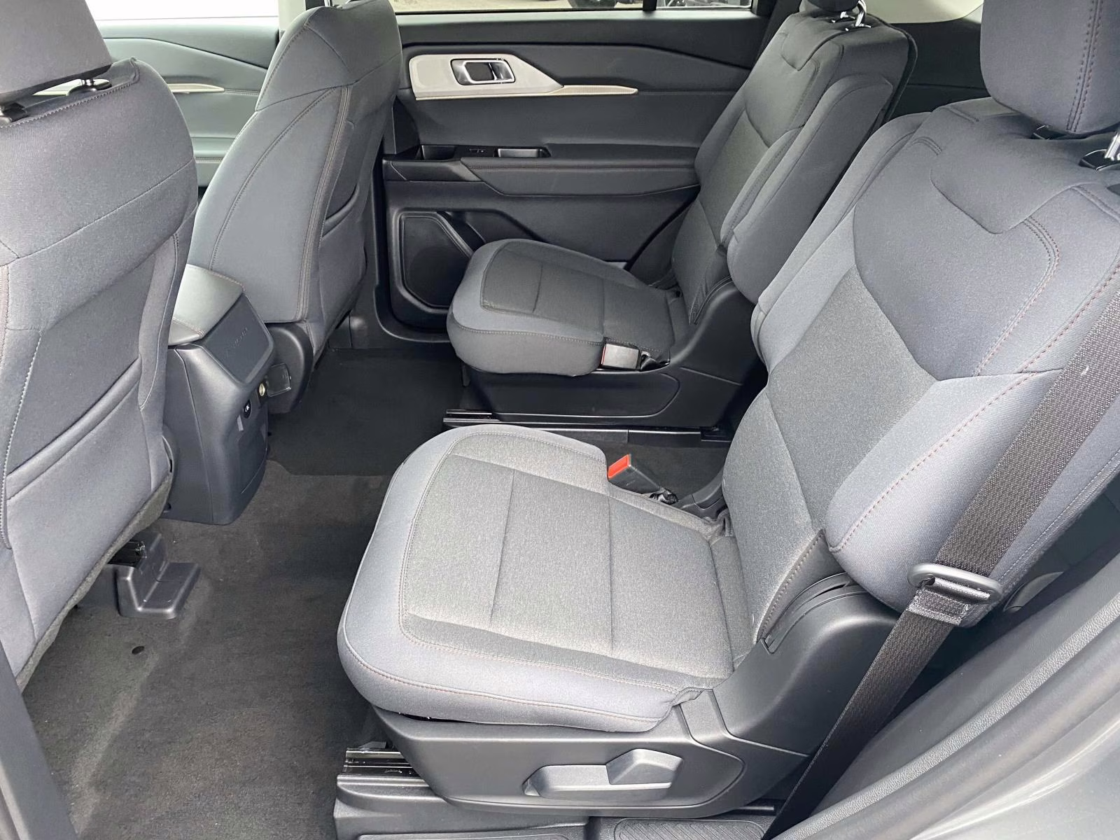 2026 Carbonized Gray Metallic Ford Explorer Active 4X4 SUV