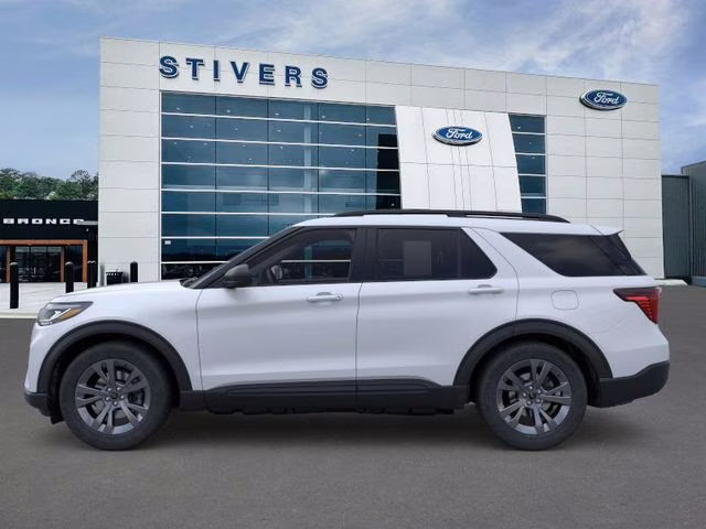 2026 Space White Metallic Ford Explorer Active 4X4 SUV