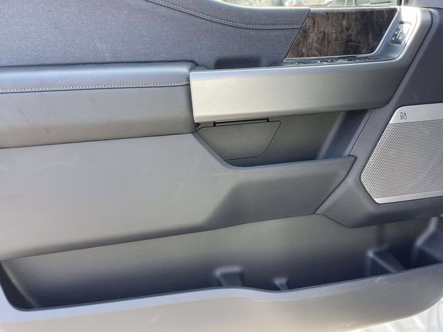 2026 White Metallic Ford Super Duty F-250 SRW Lariat 4X4 Truck