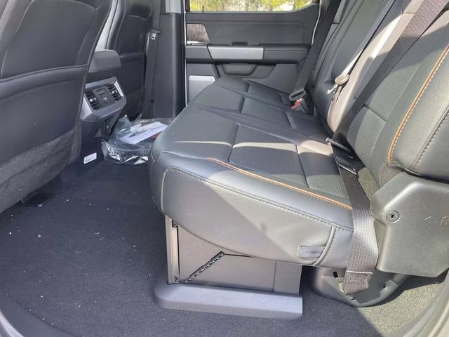 2026 White Metallic Ford Super Duty F-250 SRW Lariat 4X4 Truck