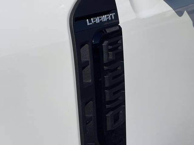 2026 White Metallic Ford Super Duty F-250 SRW Lariat 4X4 Truck