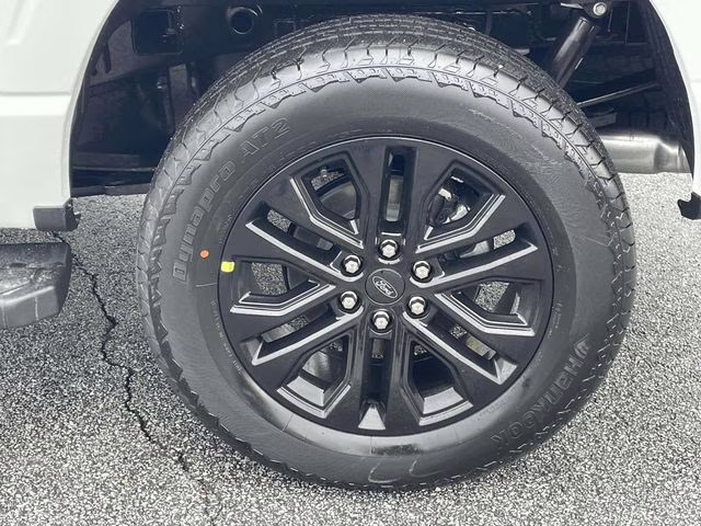 2026 Oxford White Ford F-150 Lariat 4X4 Truck