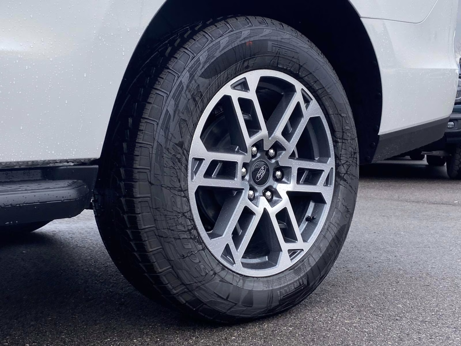 2025 Star White Metallic Tri-Coat Ford Expedition Active 4X4 SUV