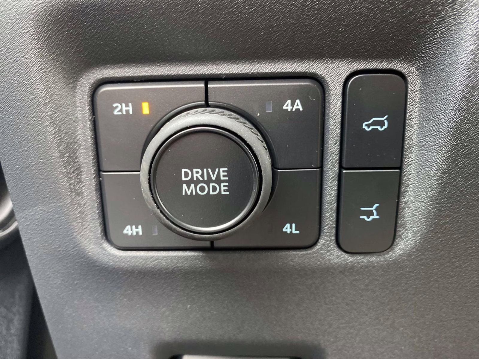 2025 Star White Metallic Tri-Coat Ford Expedition Active 4X4 SUV