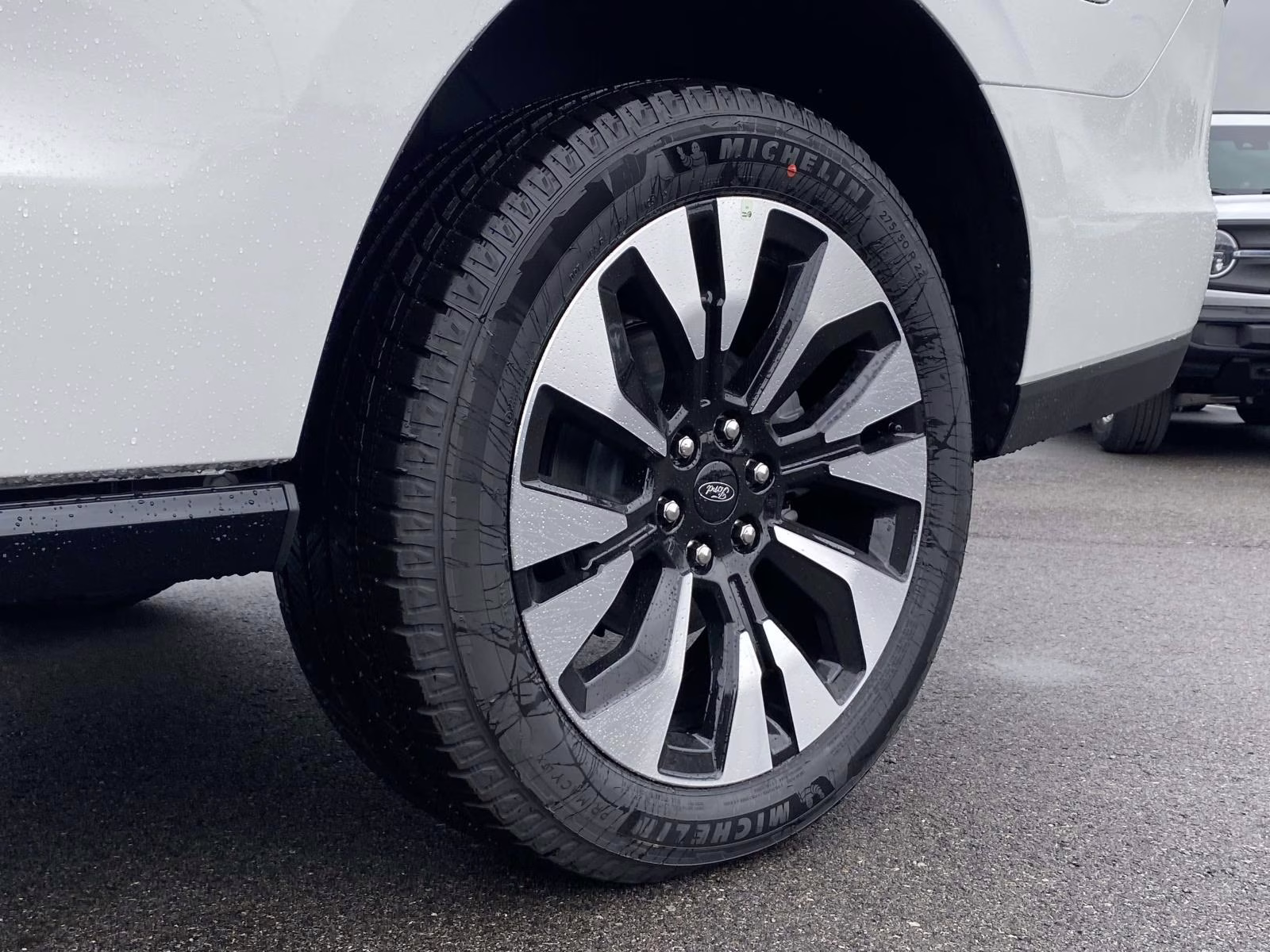 2025 Star White Metallic Tri-Coat Ford Expedition Platinum 4X4 SUV