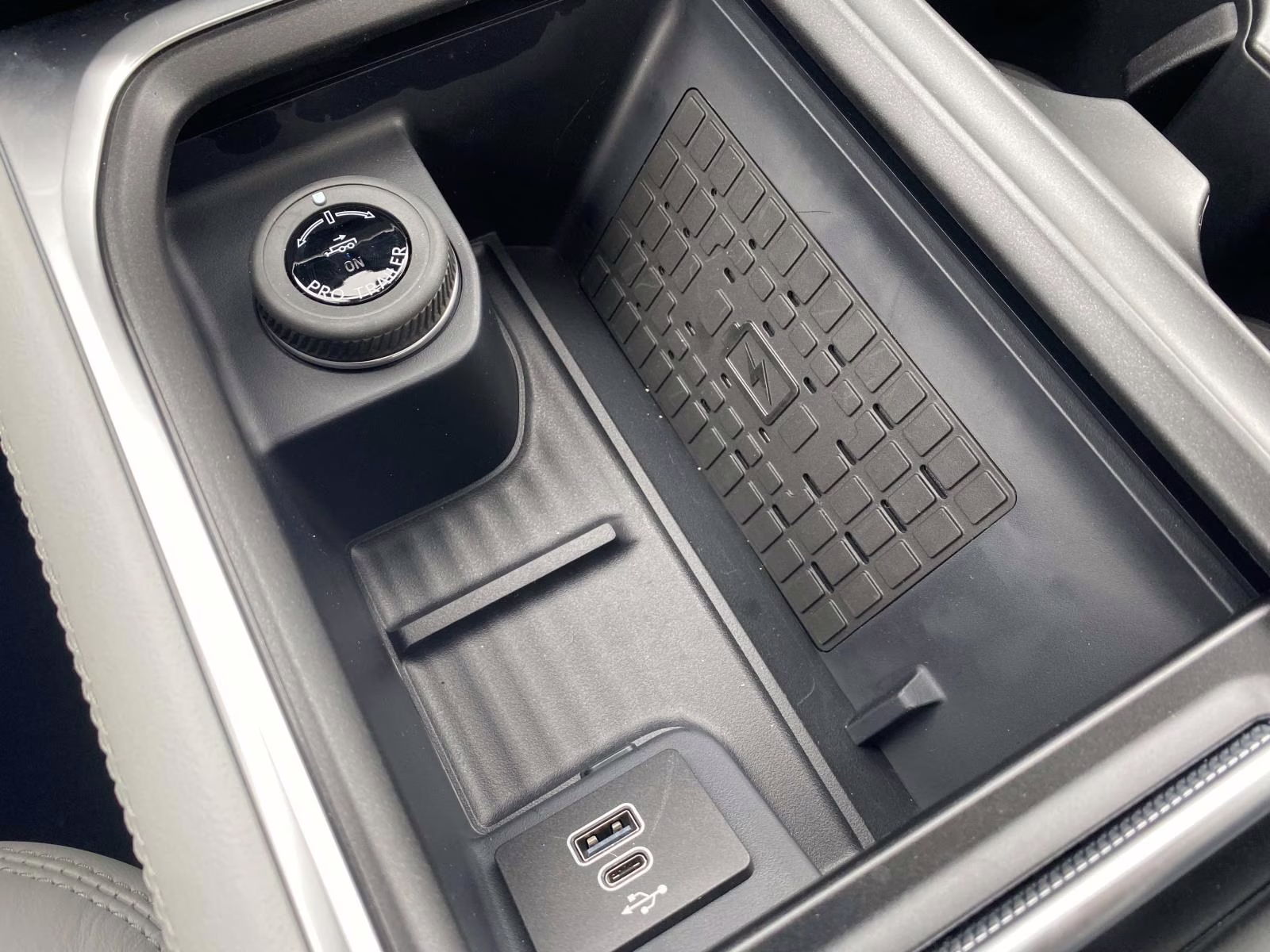 2025 Star White Metallic Tri-Coat Ford Expedition Platinum 4X4 SUV