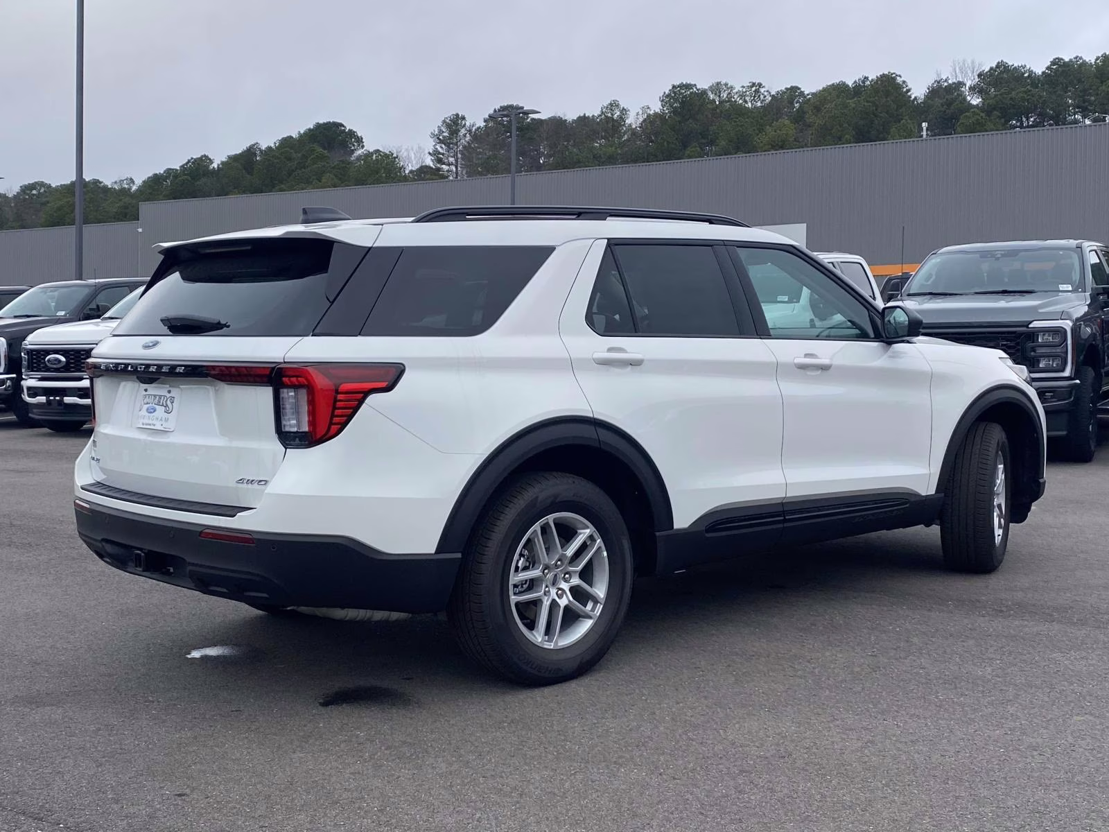 2026 White Metallic Ford Explorer Active 4X4 SUV
