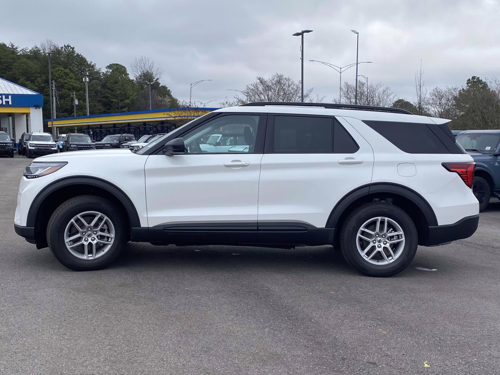 2026 White Metallic Ford Explorer Active 4X4 SUV