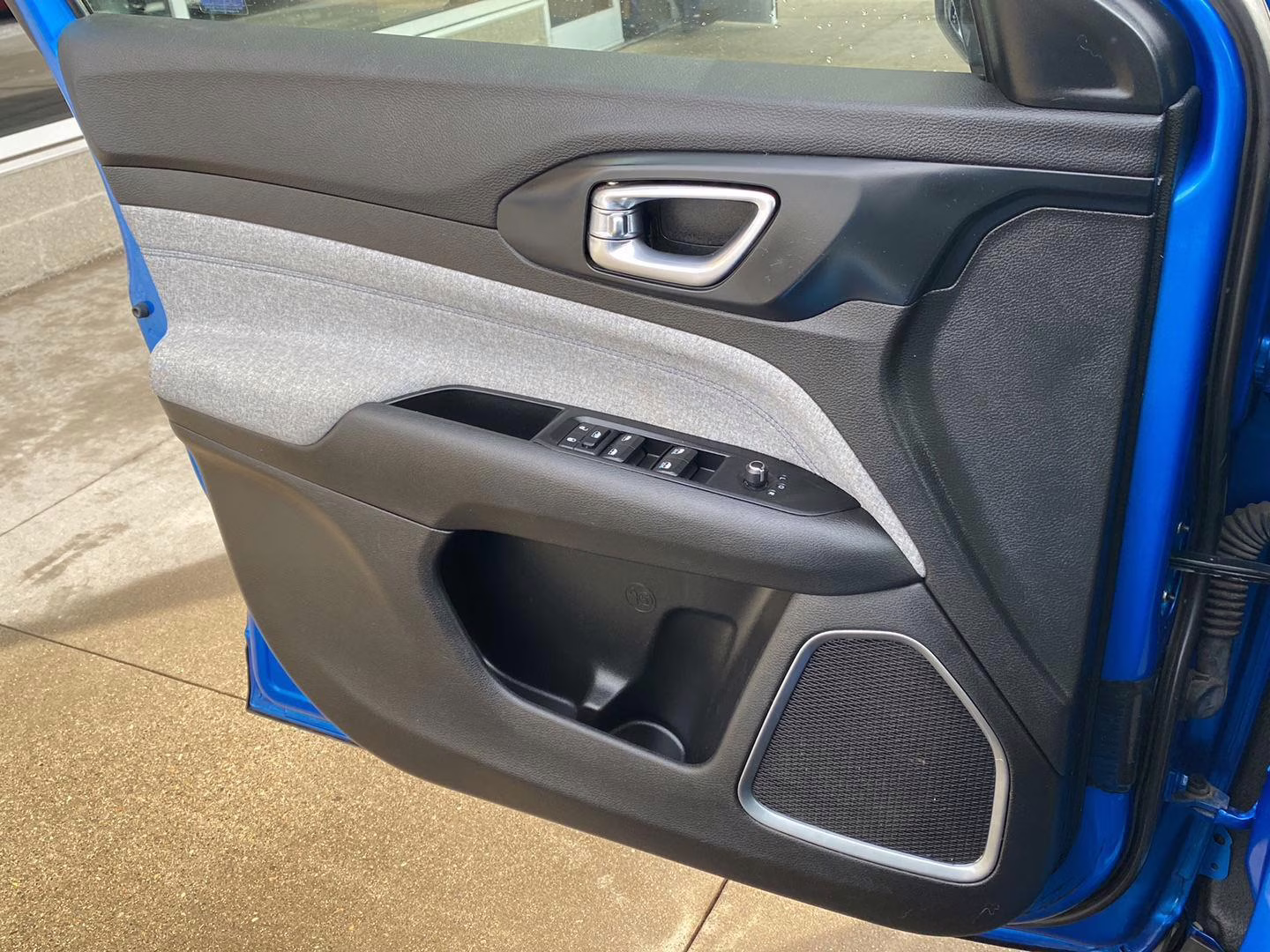 2022 Laser Blue Pearlcoat Jeep Compass Latitude 4X4 SUV