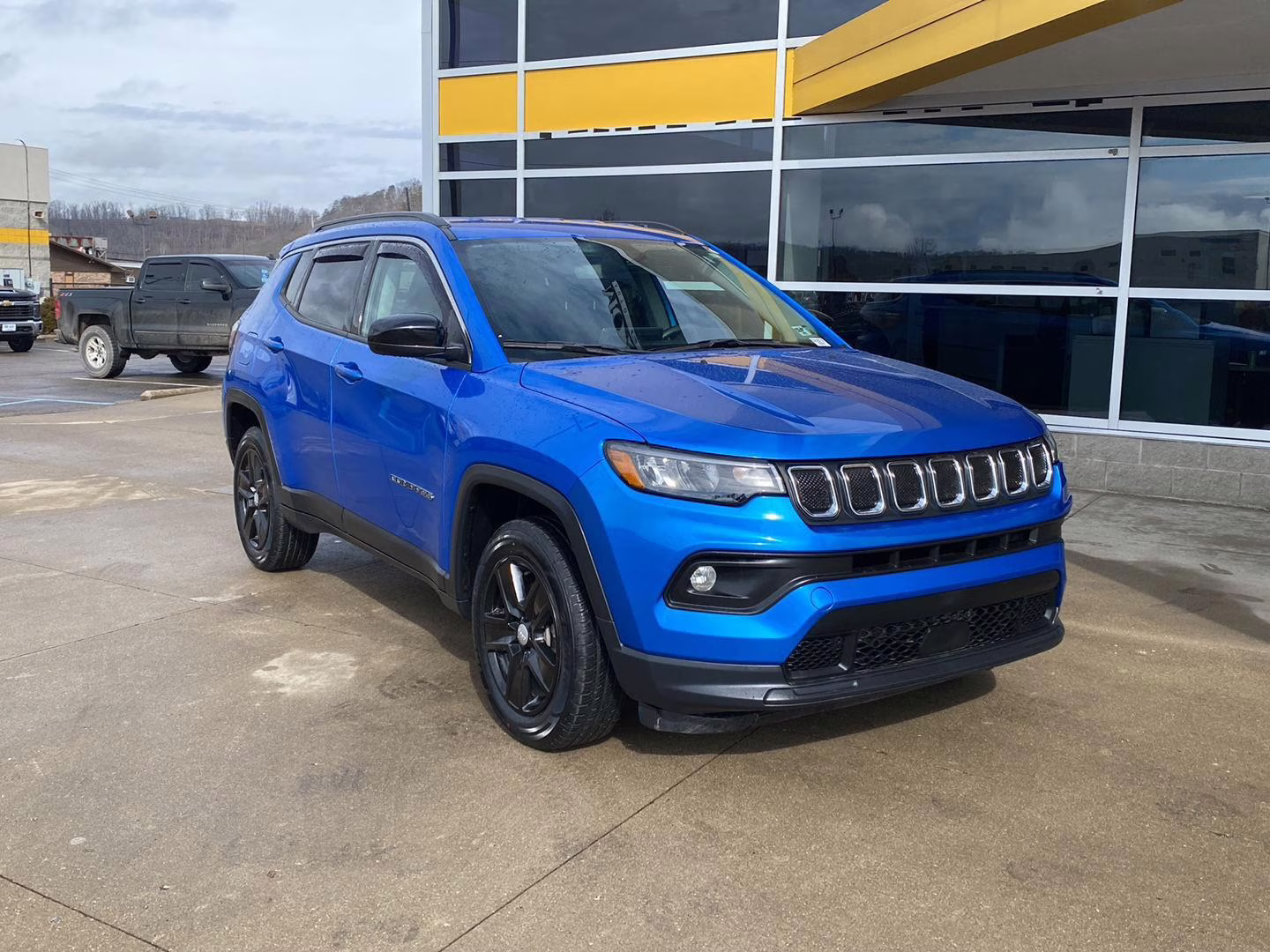 2022 Laser Blue Pearlcoat Jeep Compass Latitude 4X4 SUV