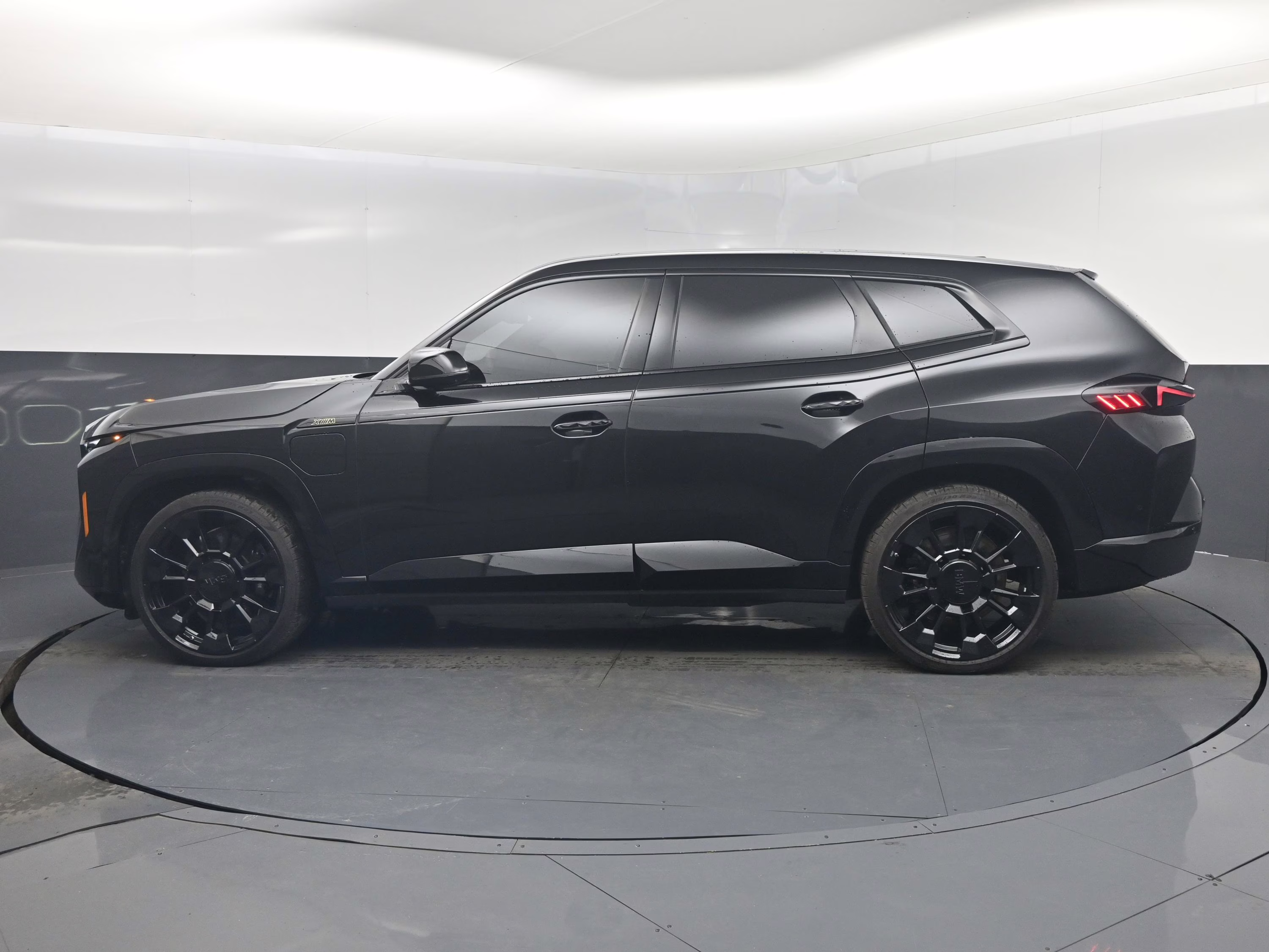 2025 Black Sapphire Metallic BMW XM Base AWD SUV