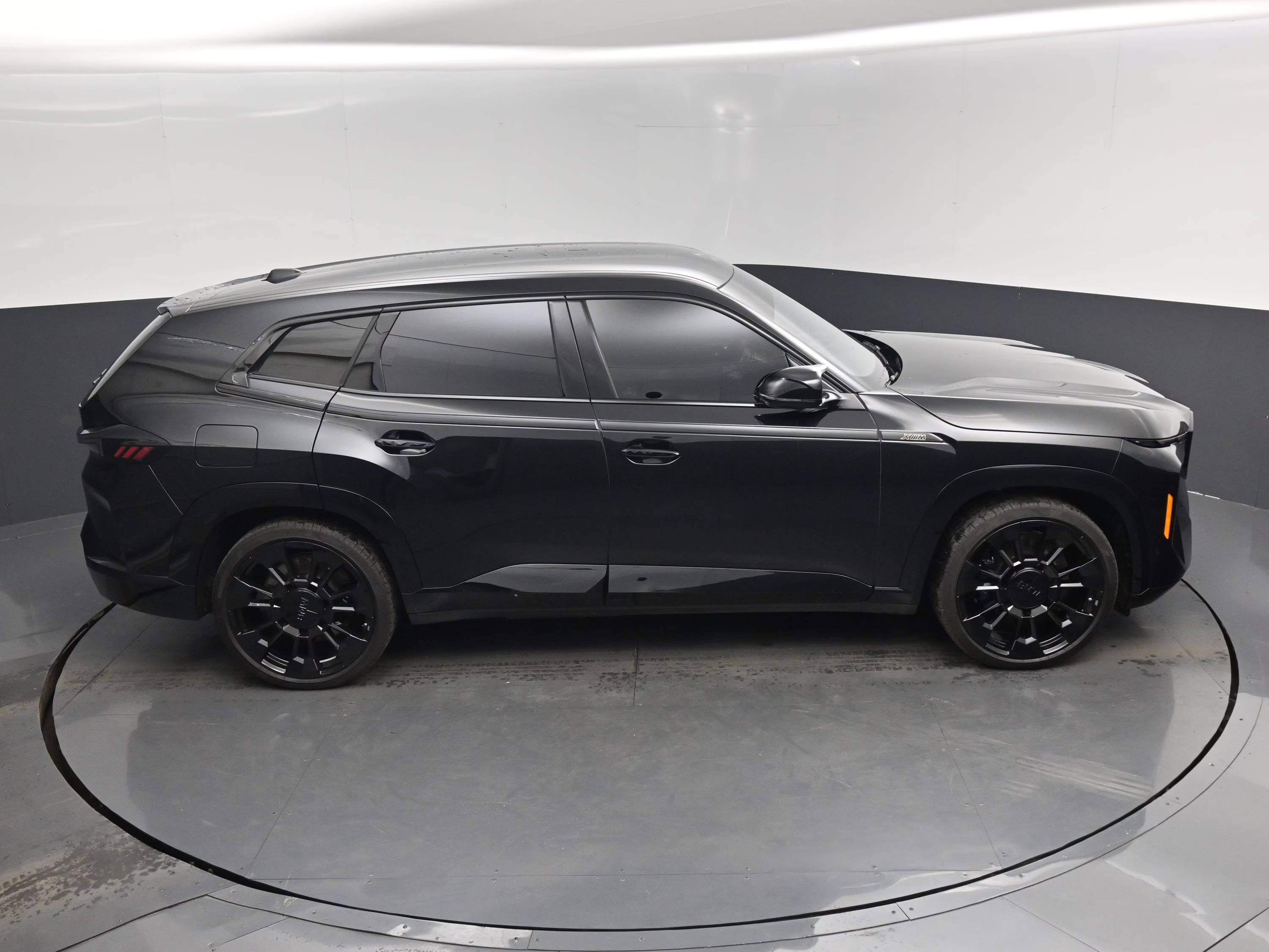 2025 Black Sapphire Metallic BMW XM Base AWD SUV