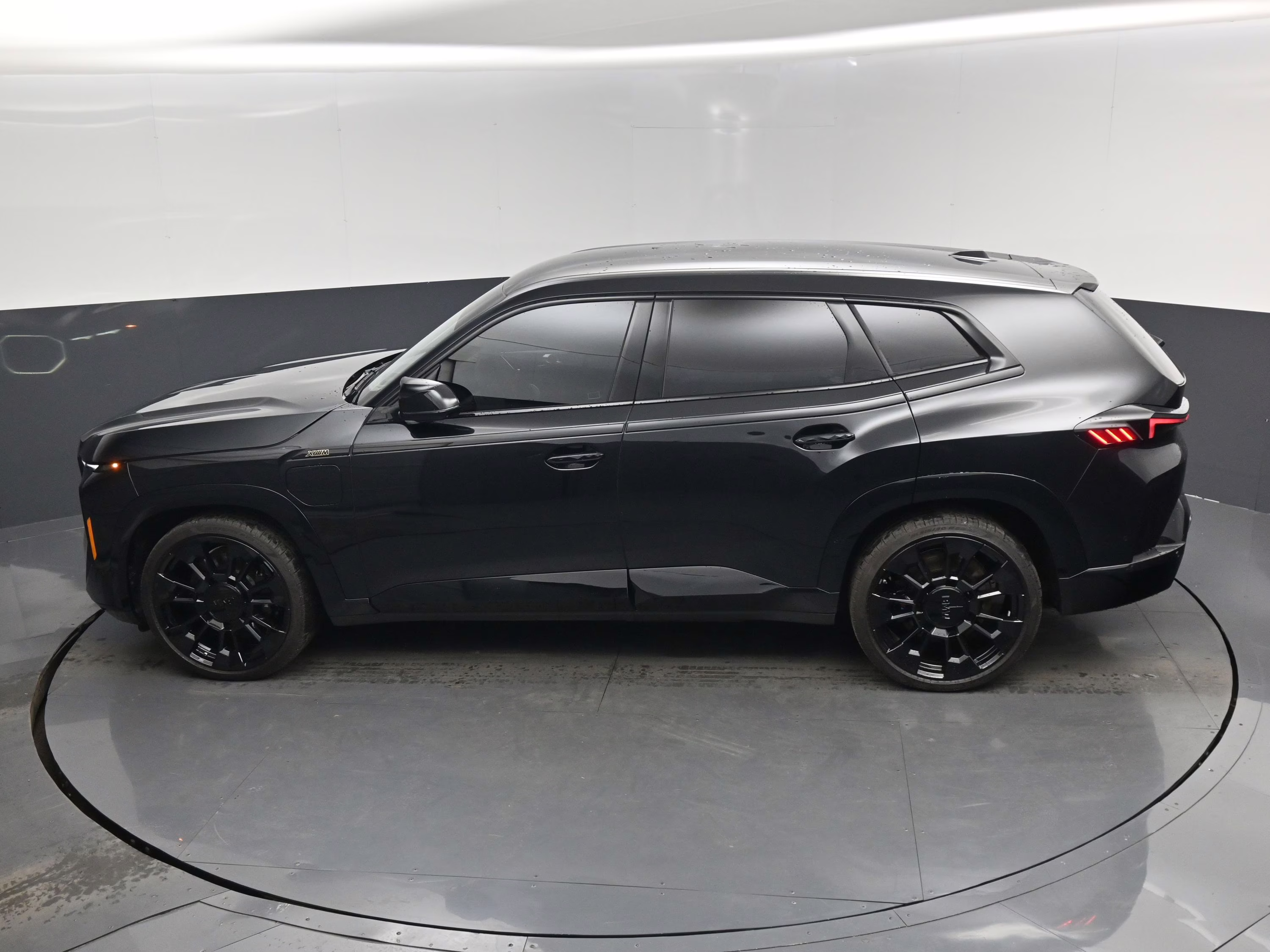 2025 Black Sapphire Metallic BMW XM Base AWD SUV