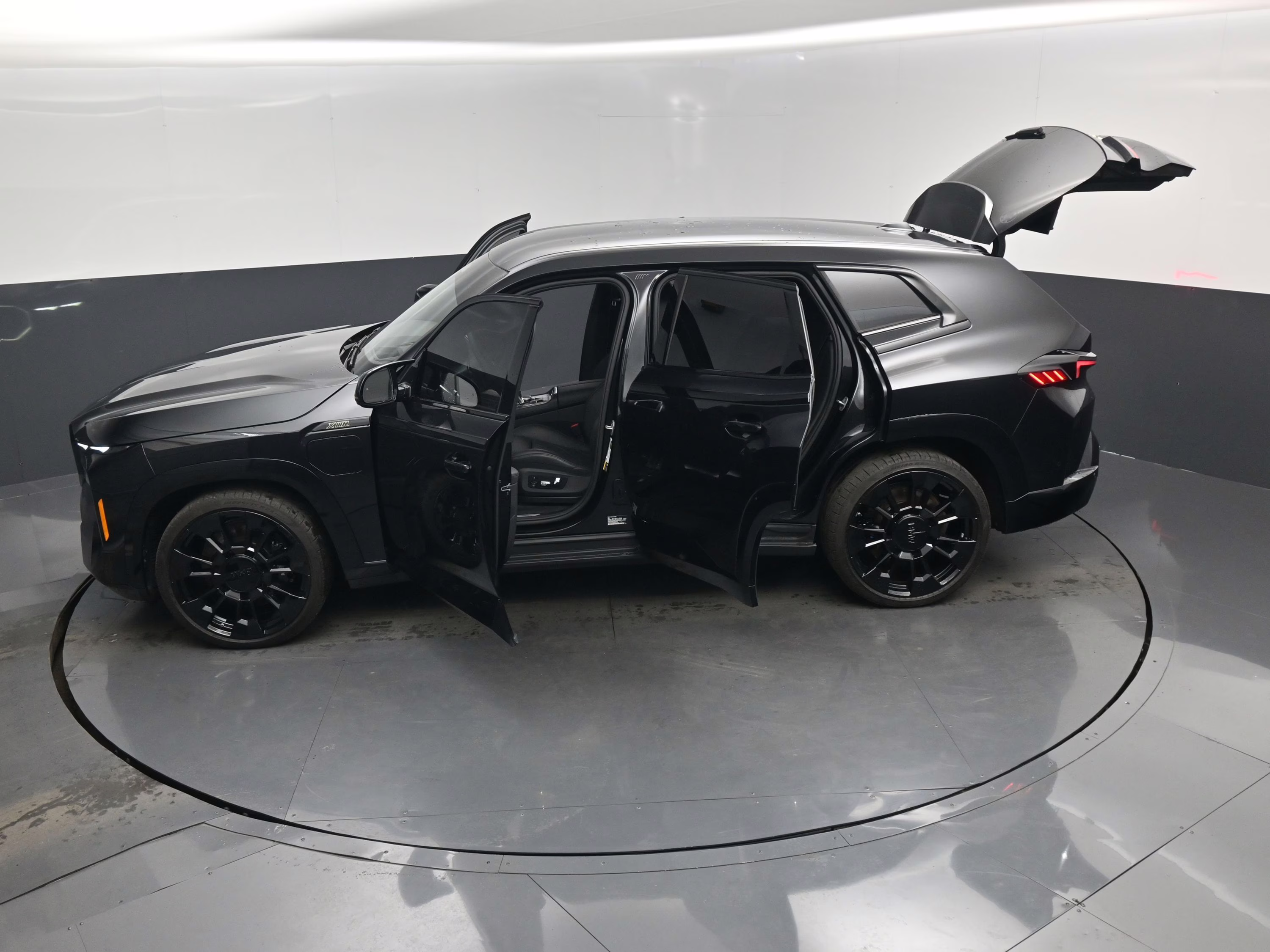 2025 Black Sapphire Metallic BMW XM Base AWD SUV