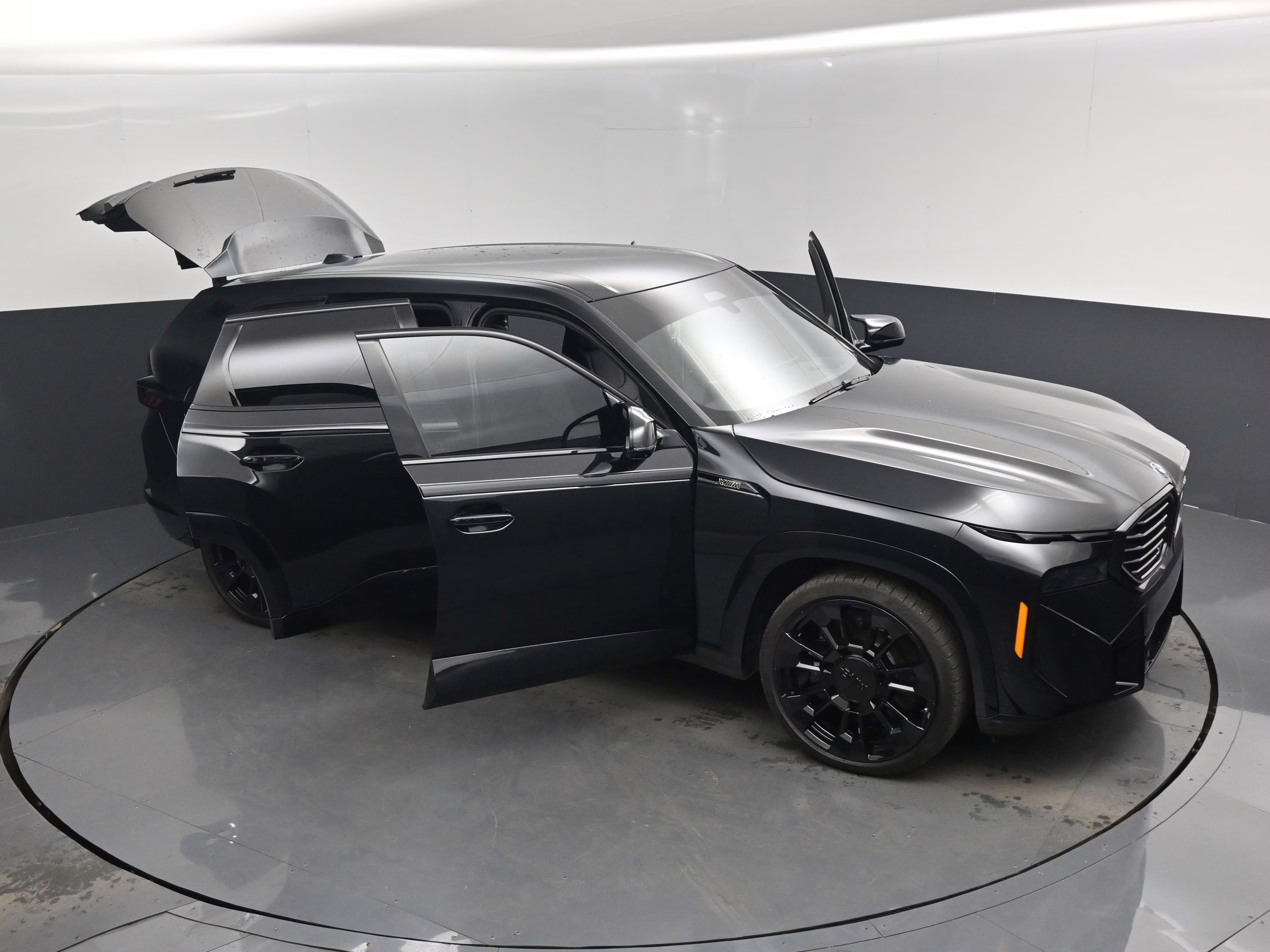 2025 Black Sapphire Metallic BMW XM Base AWD SUV