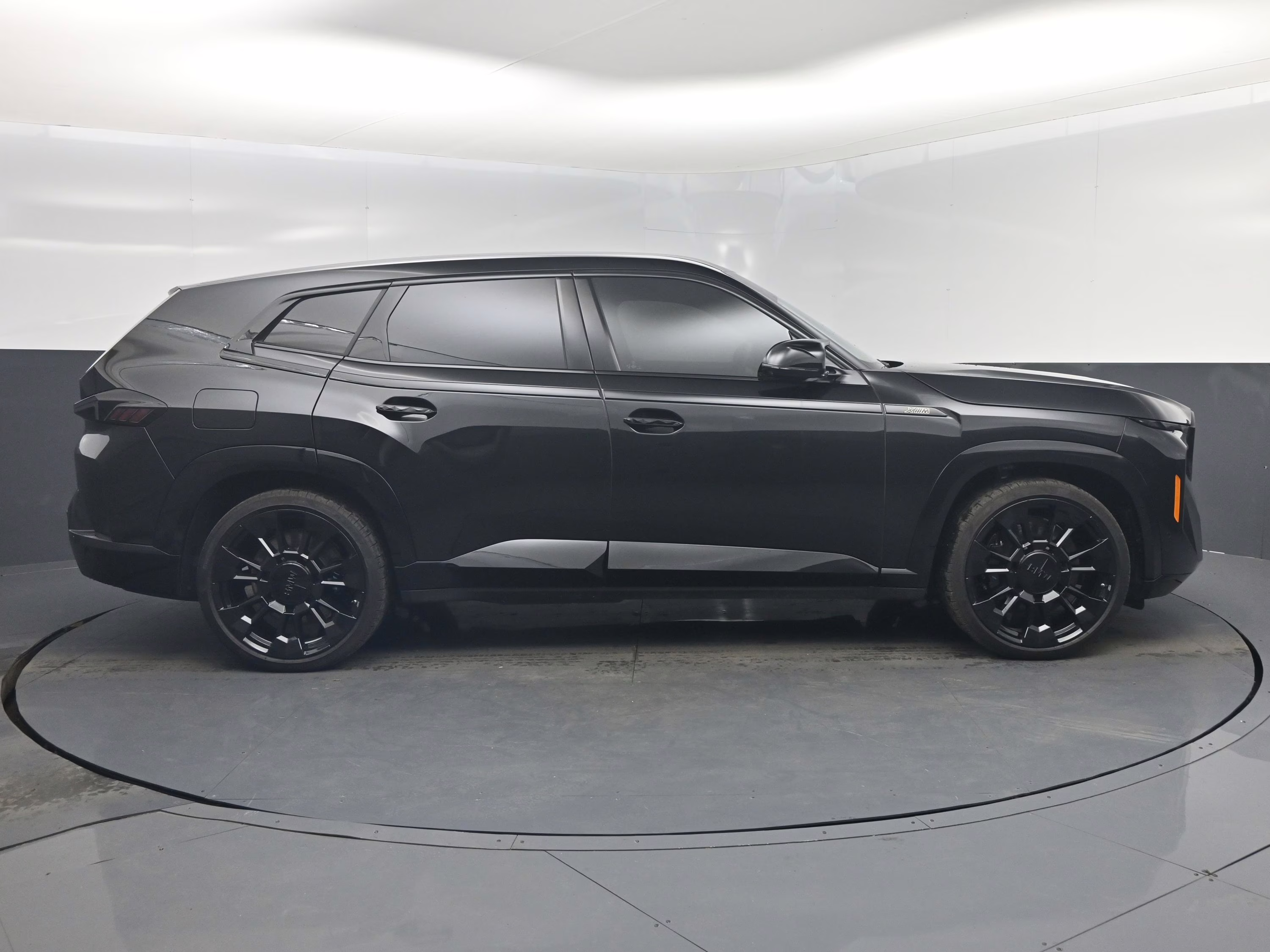 2025 Black Sapphire Metallic BMW XM Base AWD SUV