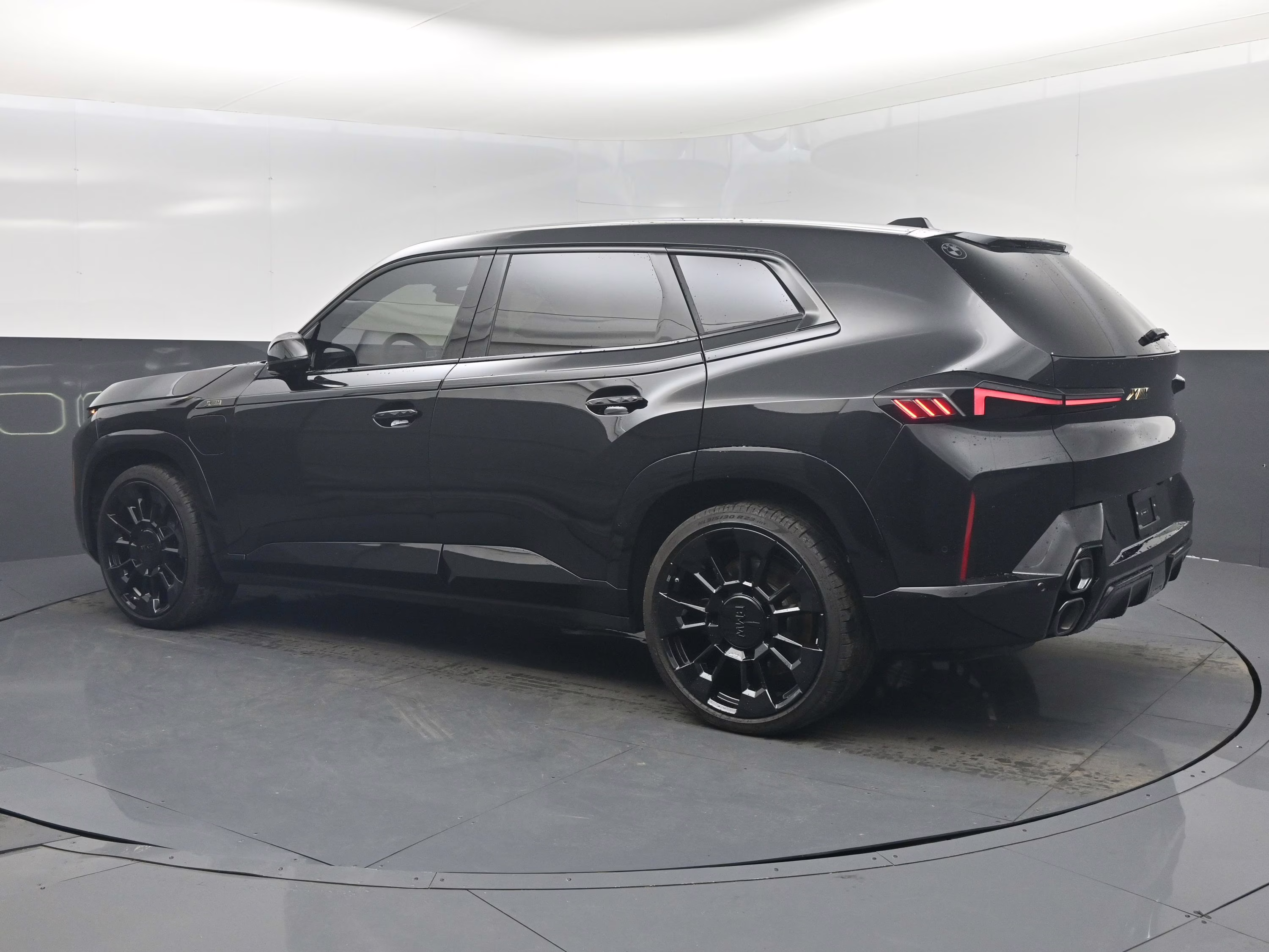 2025 Black Sapphire Metallic BMW XM Base AWD SUV