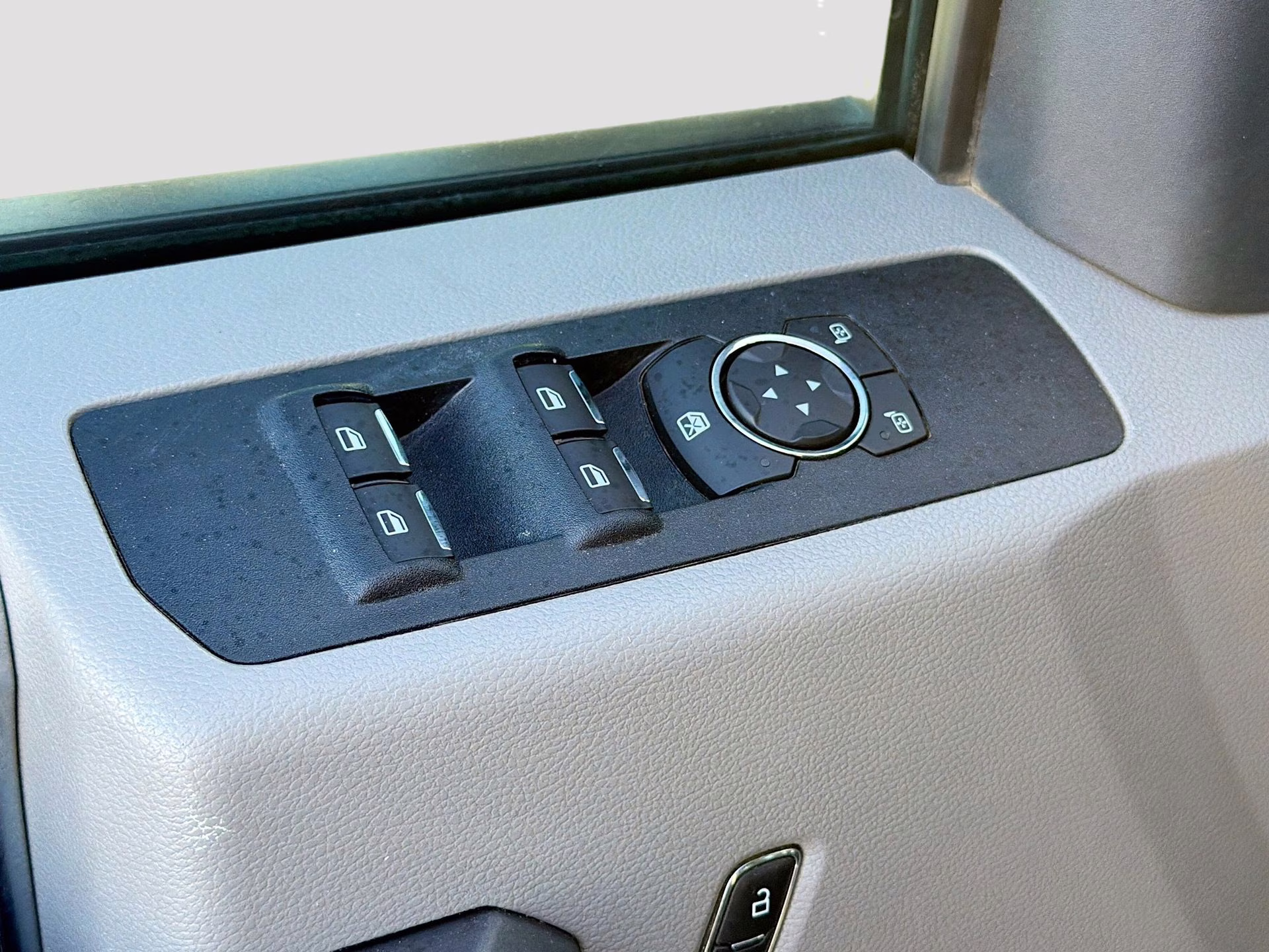 2022 Oxford White Ford Super Duty F-350 SRW XLT 4X4 Truck