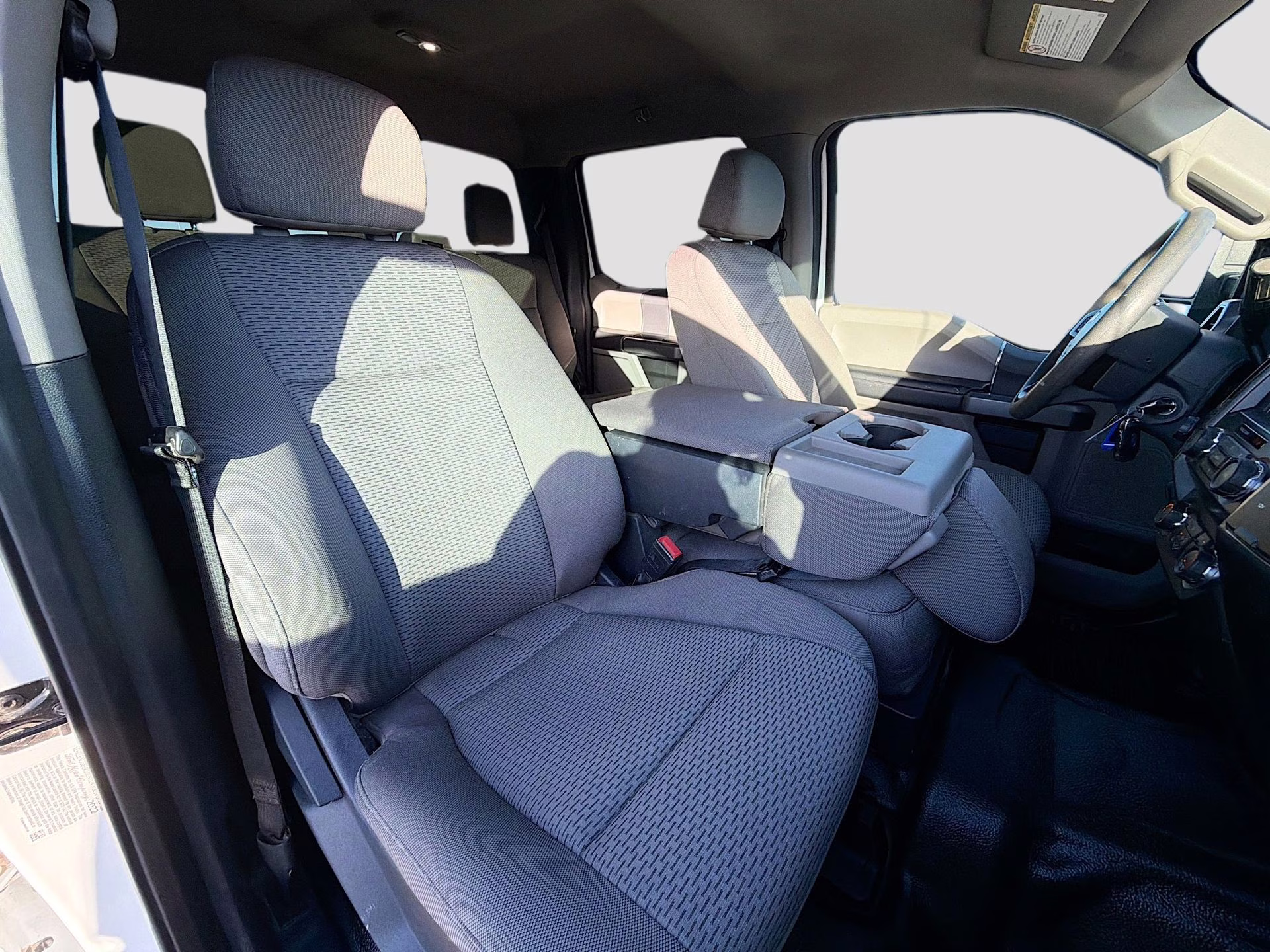 2022 Oxford White Ford Super Duty F-350 SRW XLT 4X4 Truck