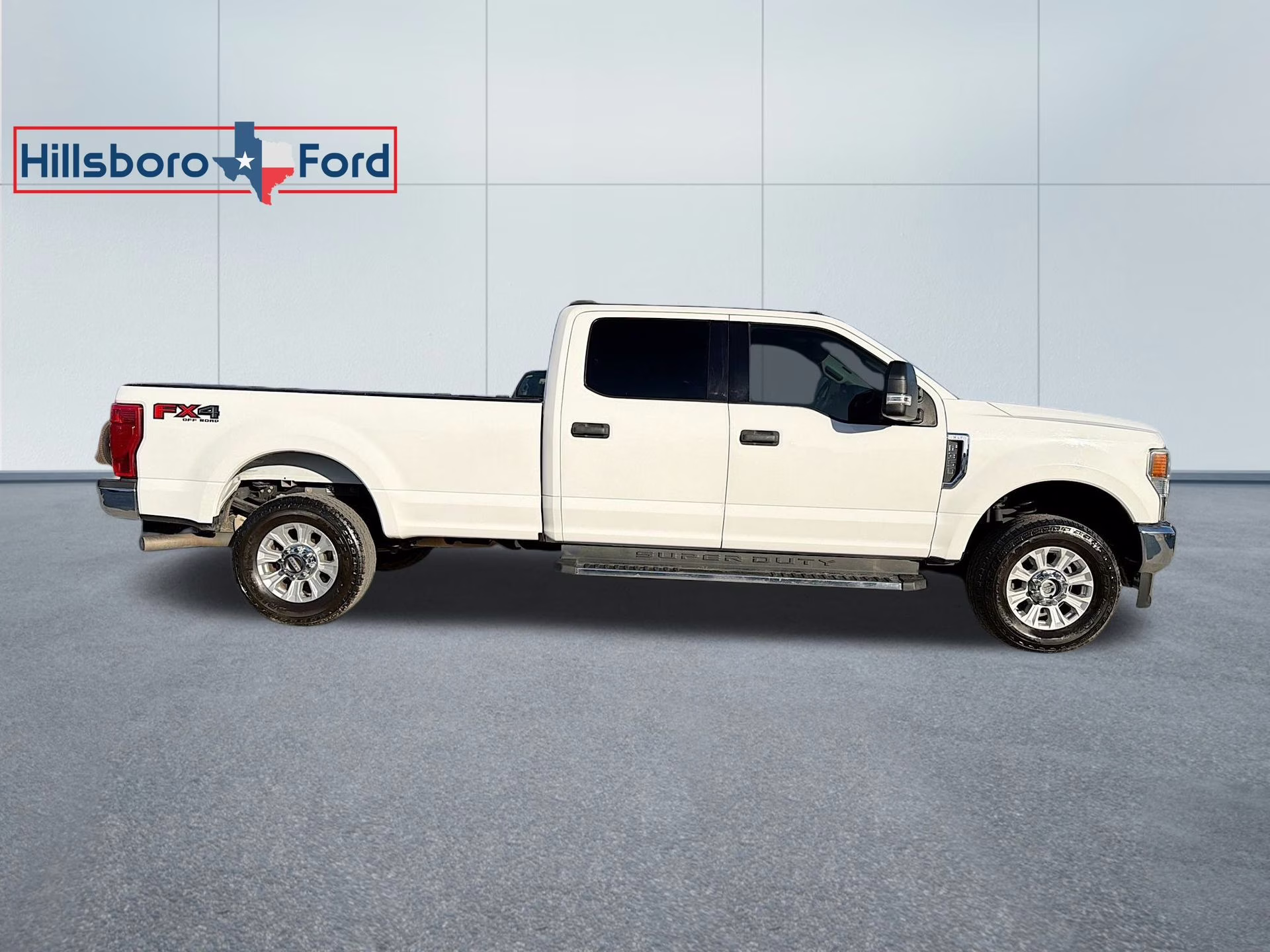 2022 Oxford White Ford Super Duty F-350 SRW XLT 4X4 Truck