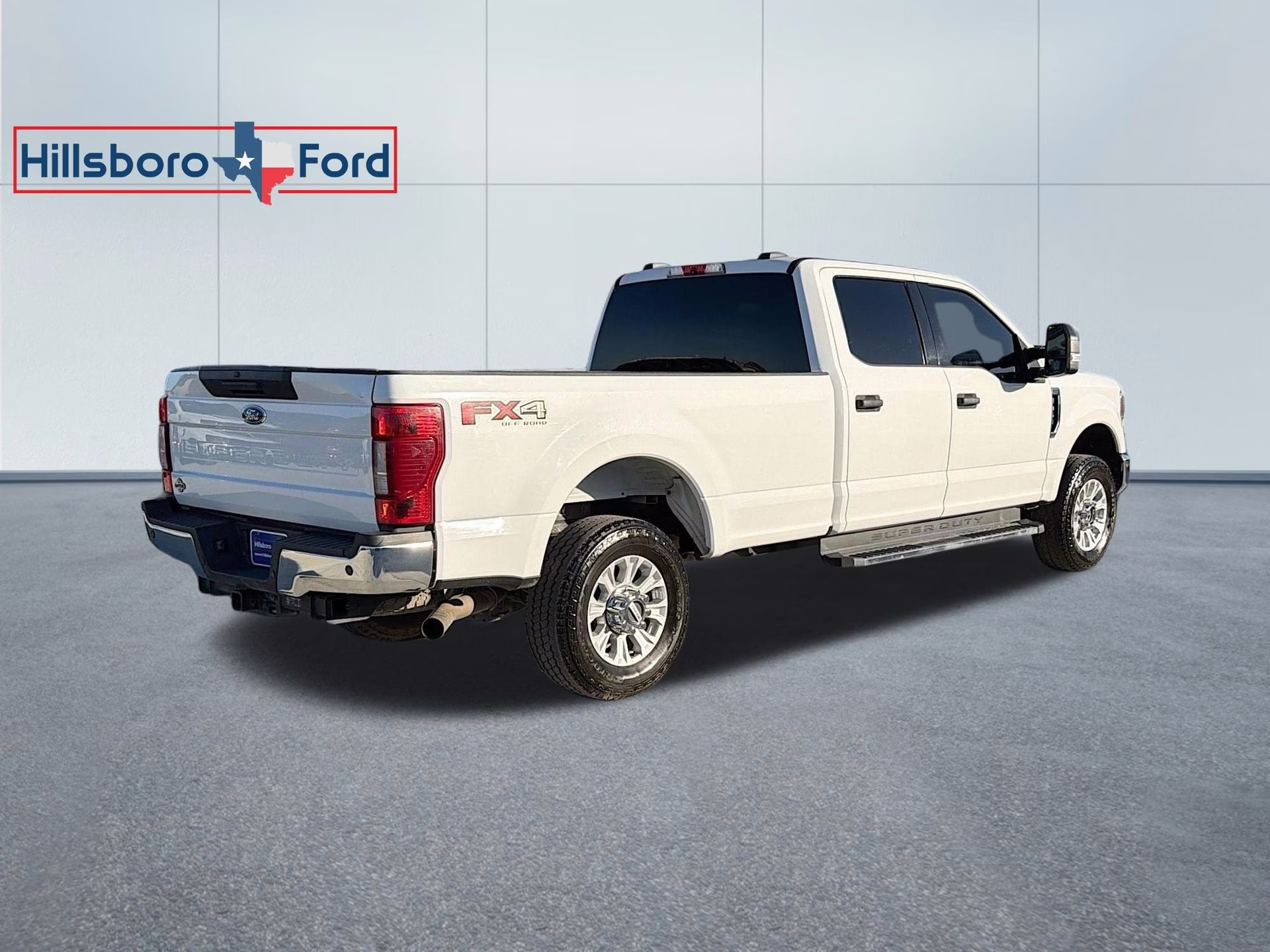 2022 Oxford White Ford Super Duty F-350 SRW XLT 4X4 Truck