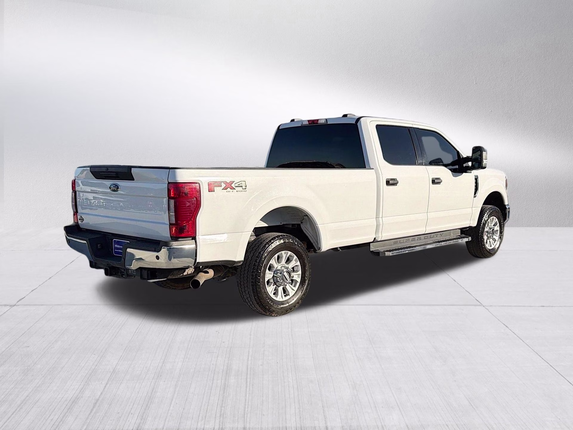 2022 Oxford White Ford Super Duty F-350 SRW XLT 4X4 Truck