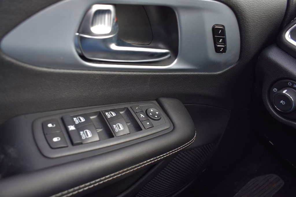 2026 Silver Mist Clearcoat Chrysler Pacifica Limited AWD Van