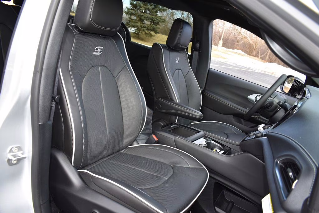 2026 Silver Mist Clearcoat Chrysler Pacifica Limited AWD Van